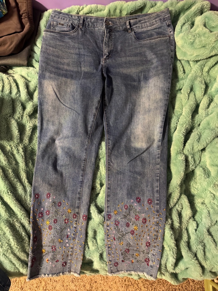 Embroidered Floral Blue Women’s Jeans Size 18